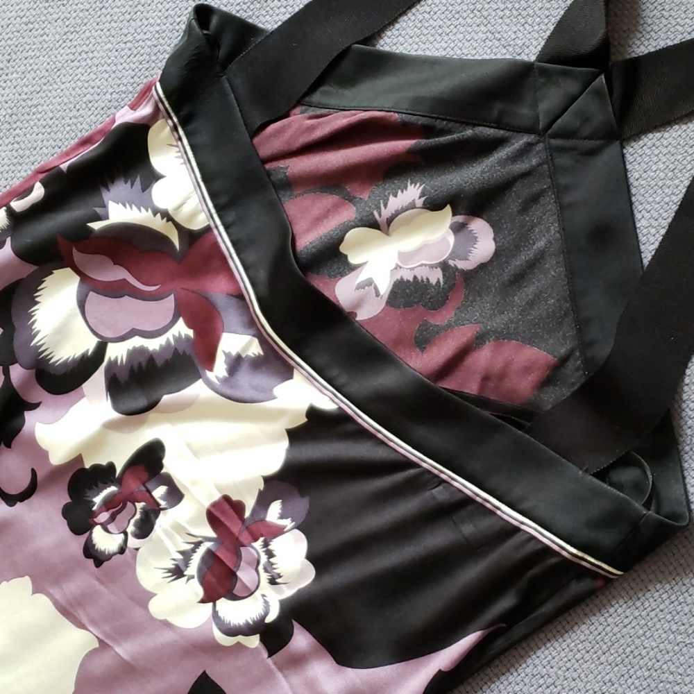 ElleTahari print silk top - Picture 3 of 3